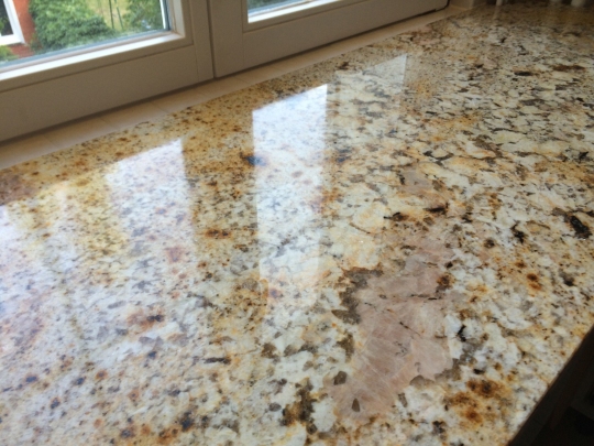 KOMINEK GRANITOWY IMPERIAL GOLD 3CM POLEROWANY