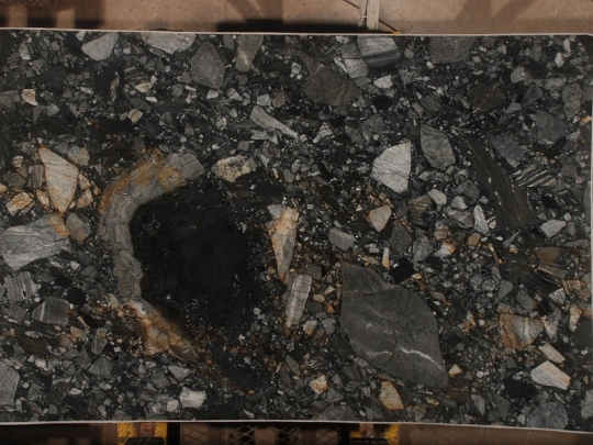 KOMINEK GRANITOWY BLACK ROKUS 3CM GRUBOŚCI POLEROWANY